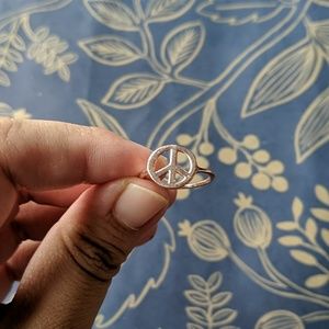 Nwot size 6 rose gold peace ring midi